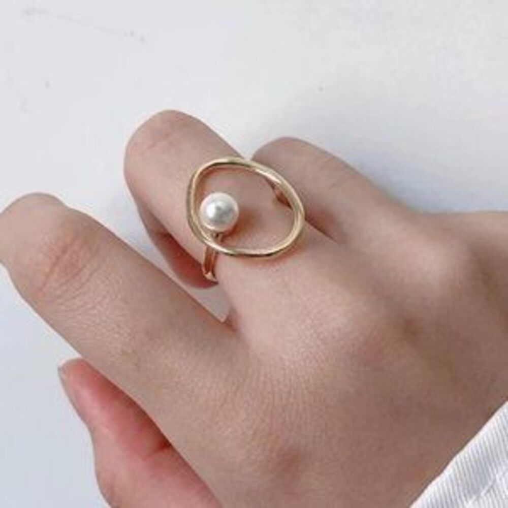 *NEW Yellow Gold Pearl Circle Adjustable Ring